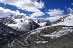 Shinkula Pass khulne ke baad Rohtang, Shinkula Pass khulne ke baad Rohtang ka future kya hoga, Rohtang vs Shinkula Pass, Shinkula Pass impact on Rohtang, Shinkula Pass and Rohtang comparison, Rohtang Pass future 2026, Shinkula Pass tourism growth, Rohtang tourism future, Shinkula Pass travel guide, Rohtang Pass popularity