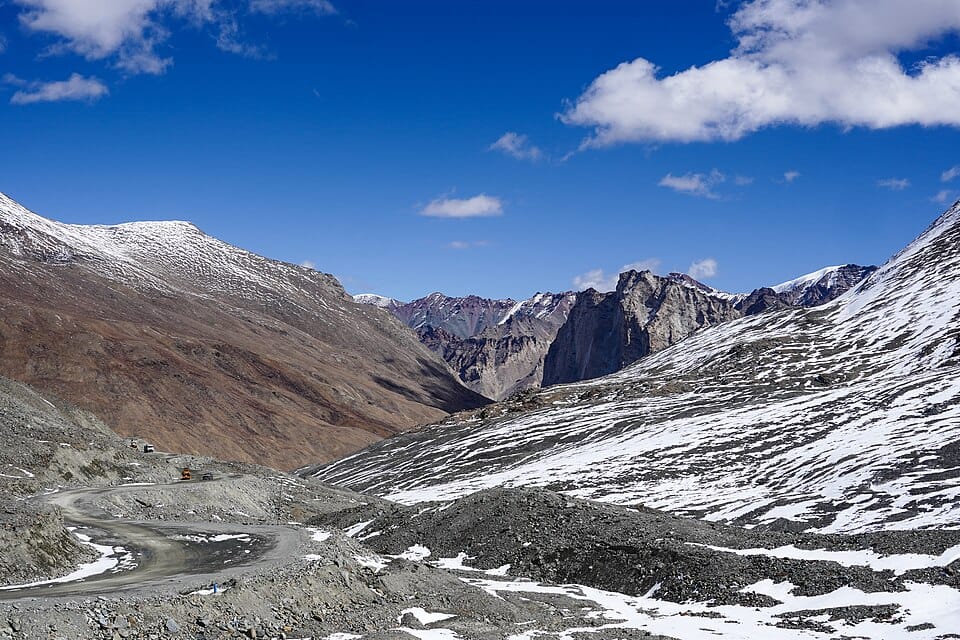 Google Map ne hume kahan phasa diya, Shinkula Pass trip story, Shinkula Pass travel experience, Google Maps in Himalayas, Shinkula Pass road trip, Shinkula Pass reality, Shinkula Pass travel guide, Shinkula Pass route,